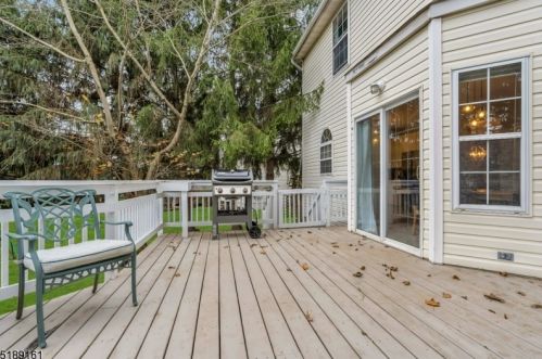 26 Francis Dr, Bridgewater NJ  08807-5714 exterior