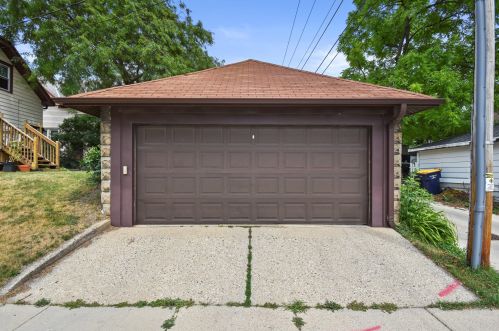 976 58, Milwaukee WI 53214-3367 exterior