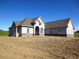 12708 Deer Creek Dr, Omaha, NE 68142-1783