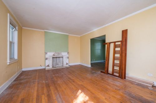 5735 Pocusset St, Pittsburgh PA 15217-2218 exterior