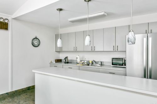 156 Alicia Dr, Babylon NY 11703-4035 exterior