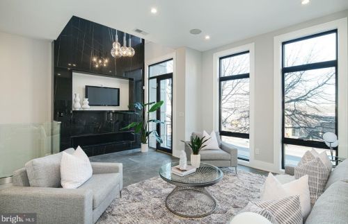 722 Broad St, Philadelphia PA 19146-3119 exterior