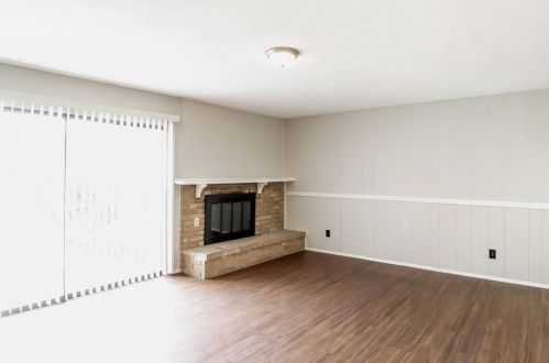 7254 Cloverglen Dr, Dallas TX  75249-1435 exterior