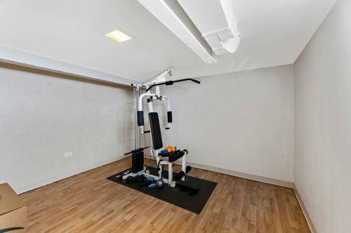 4333 Meade Ave, Chicago IL 60634-1520 exterior