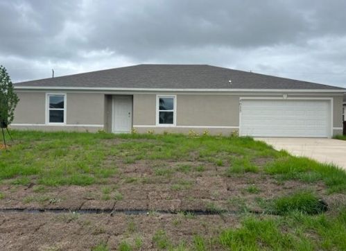 4033 Mcintyre St, Fort Pierce FL  34953-5618 exterior