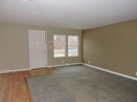 2008 Davis Ave, Volo, IL 60050-8141