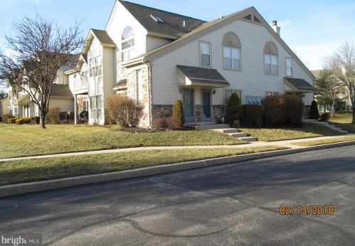 1510 Foxmeadow Cir, Limerick PA  19468-1542 exterior