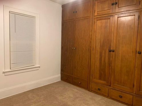 5625 Burnham St, Milwaukee, WI 53219-1520