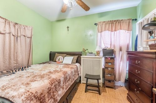 5833 Whipple St, Chicago IL 60659-3708 exterior