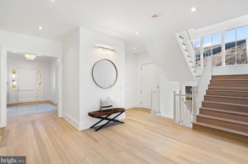 4526 Hawthorne St, Washington DC 20016-3570 exterior