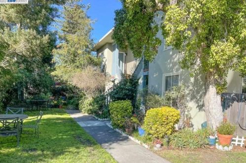 1207 University Ave, Berkeley CA 94702-1708 exterior