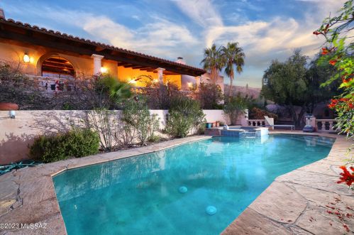 5600 Finisterra, Tucson, AZ 85750-1023