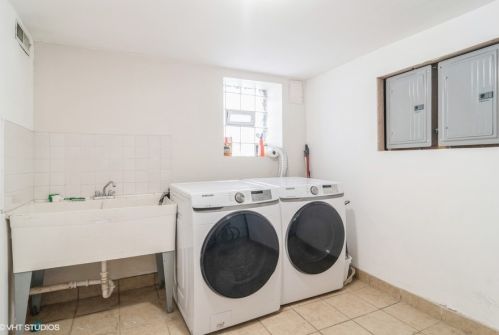 4326 Avers Ave, Chicago IL 60618-1013 exterior