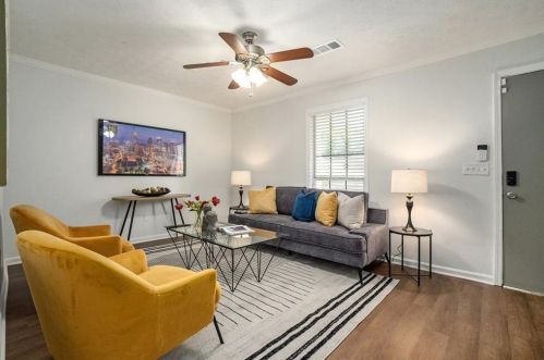 1883 Singer Way, Lithonia GA  30058-5560 exterior