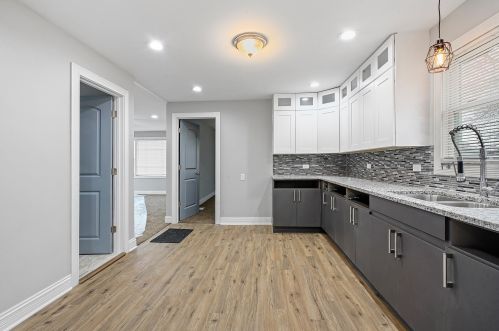 7019 74th Pl, Chicago IL 60638-5931 exterior