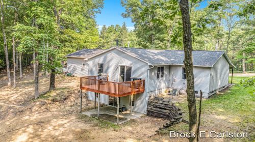 5124 Putnam Rd, Meskegon MI 49445-9500 exterior