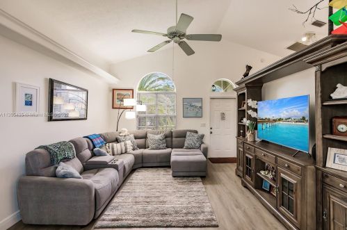 972 Haas Ave, Fort Pierce FL  34953-5611 exterior