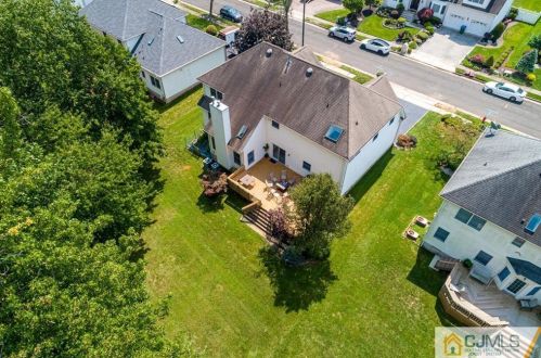 16 Sonia Ct, Edison NJ 08820-4443 exterior