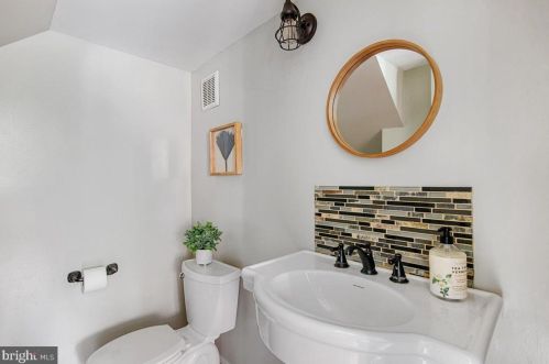 3824 Ingalls Ave, Alexandria VA 22302-1810 exterior