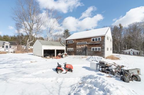 161 Bear Hl Rd, Concord NH 03307-1412 exterior