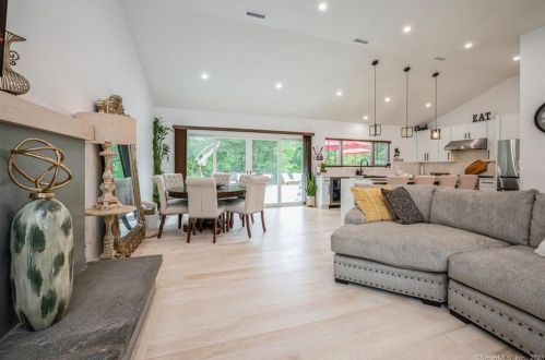 37 Walnut Hill Rd, Ridgefield CT  06877-2906 exterior