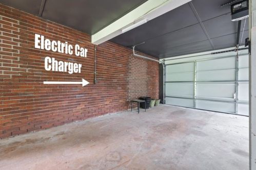 3904 Gladney Dr, Atlanta GA  30340-4618 exterior