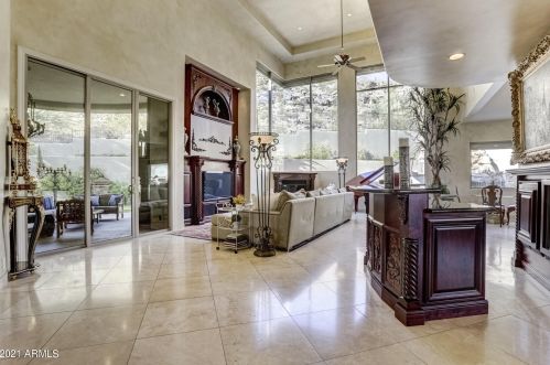 13841 Cyn Dr, Phoenix AZ 85016-2403 exterior