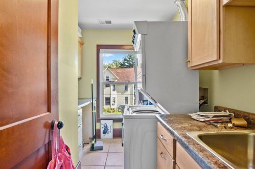 422 Baldwin St, Madison WI 53703-1746 exterior