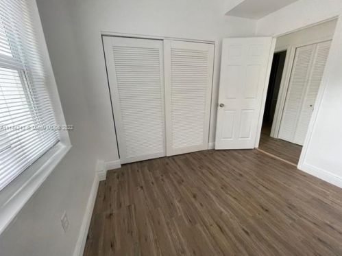 208 Southern Ave, Fort Pierce FL  34950-5433 exterior