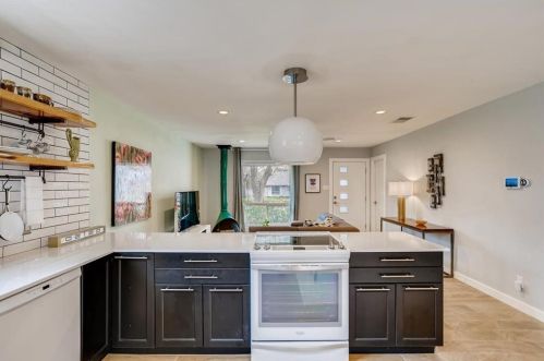 2403 Aldford Dr, Austin TX 78745-4822 exterior