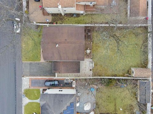 22 Lyons St, Huntington Station NY 11747-1000 exterior