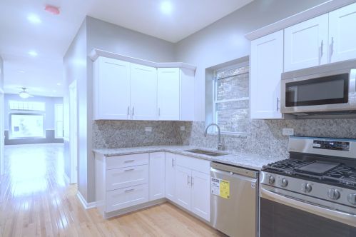 5414 Dearborn St, Chicago IL 60827 exterior