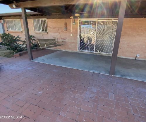 8771 Baker St, Tucson AZ 85710-2617 exterior