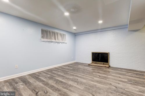 2998 Glenora Ln, Rockville MD 20850-3055 exterior