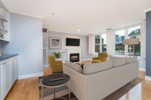 73 Chelsea St, Boston, MA