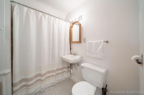 60 College Ave, Grand Rapids MI 49503-1155 exterior