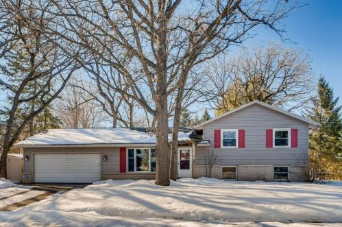 13843 Garrett Ave, Saint Paul, MN 55124-7335