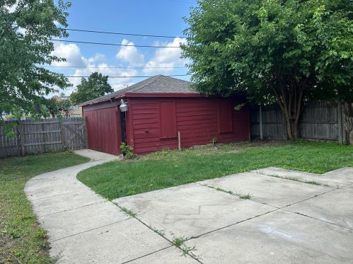 2307 Olive St, Milwaukee WI 53212-1025 exterior