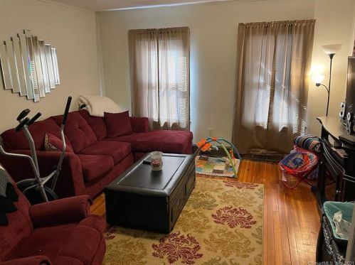 91 Foster St, Manchester, CT 06040-5330