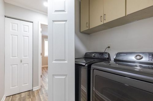 82 Dunwoody Spg, Atlanta GA 30328-4529 exterior