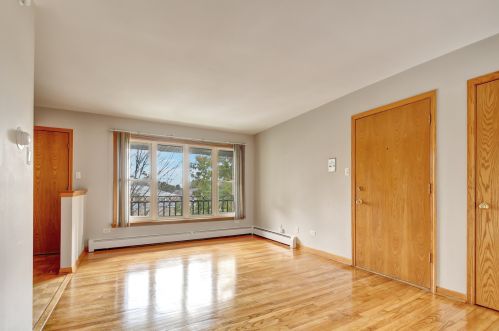 4335 63rd St, Chicago, IL 60629-5049