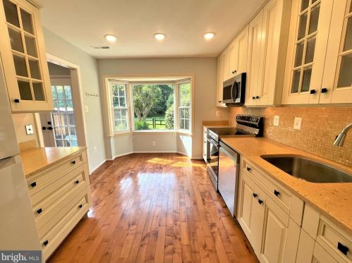 7623 Coddle Hbr Ln, Rockville MD 20854-3253 exterior