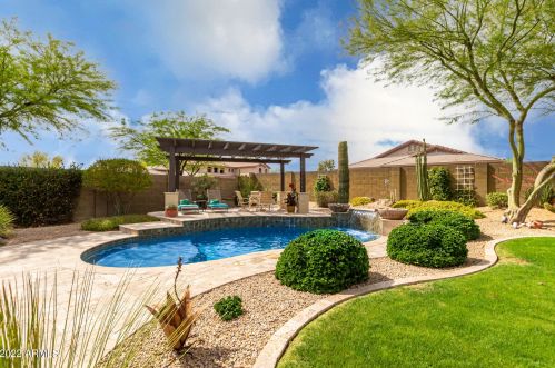 5014 Barko Ln, Phoenix, AZ 85087-3065