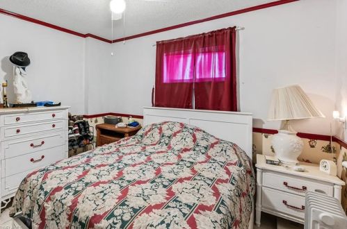 536 102 Ave, Naples FL 34108-3215 exterior