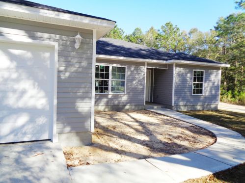 4 Cat Is Rd, Defuniak Springs FL 32433-7674 exterior