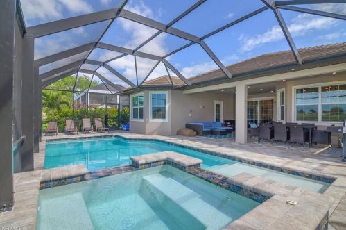 6935 Mauna Loa Ln, Naples FL 34113-2647 exterior