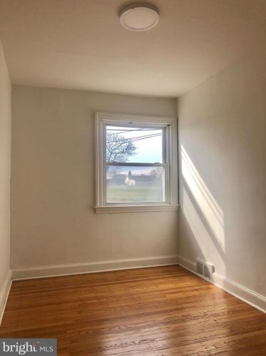 632 Cedar Ave, Darby, PA 19023-2314