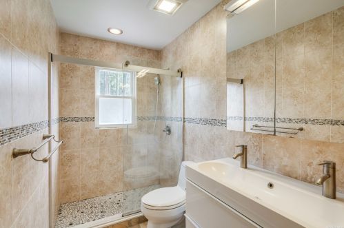 10 Buttonwood Dr, Huntington Station NY 11746-4803 exterior