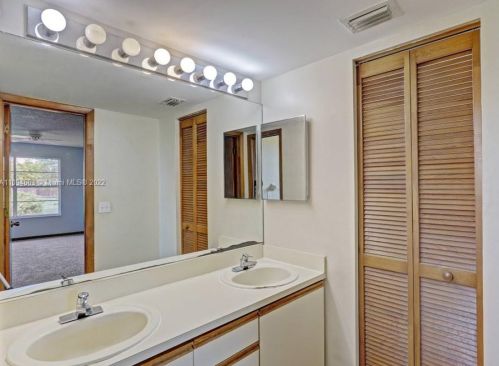 681 College Park Rd, Fort Pierce FL 34953-3330 exterior