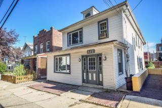 312 239 St, Bronx NY  10470-1704 exterior